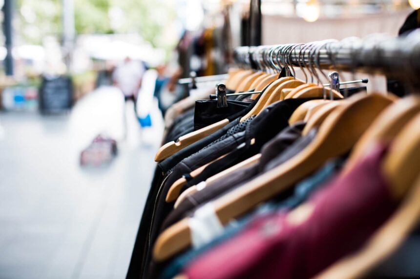 image of hangers for a blog on clearance risk for fashion retailers